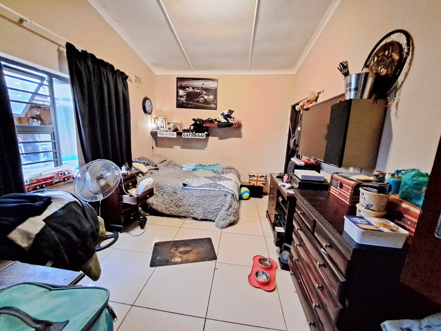 4 Bedroom Property for Sale in Avondale Western Cape
